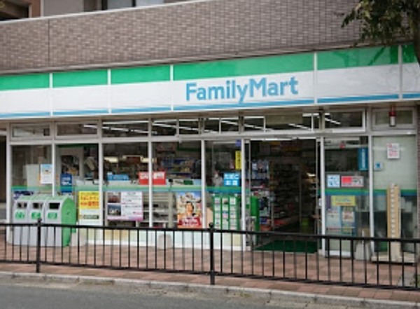 エバーライフ春日公園 ファミリーマート大野城白木原店(コンビニ)/258m エバーライフ春日公園 ファミリーマート大野城白木原店(コンビニ)/258m