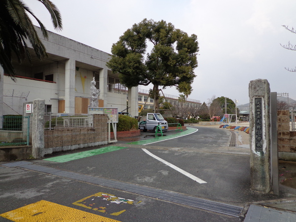 春日原ガーデンハウス1番館 大野城市立大野小学校(小学校)/450m 春日原ガーデンハウス1番館 大野城市立大野小学校(小学校)/450m