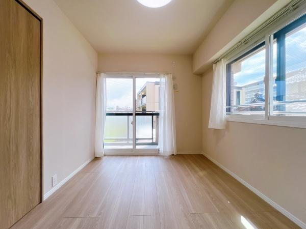 春日原ガーデンハウス1番館 洋室 リビングに隣接しています♪ 春日原ガーデンハウス1番館 洋室 リビングに隣接しています♪