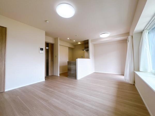 春日原ガーデンハウス1番館 リビング リビングにも収納スペースがあります♪ 春日原ガーデンハウス1番館 リビング リビングにも収納スペースがあります♪