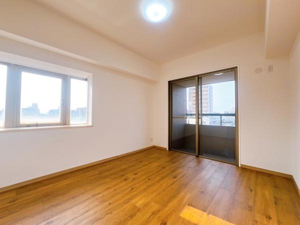 ラフィーネ春日原 洋室 2面採光の明るいお部屋♪ ラフィーネ春日原 洋室 2面採光の明るいお部屋♪