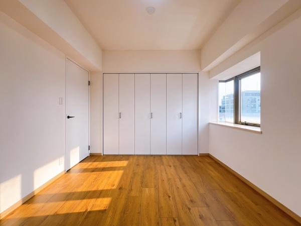 ラフィーネ春日原 洋室 クローゼットもあるお部屋です♪ ラフィーネ春日原 洋室 クローゼットもあるお部屋です♪