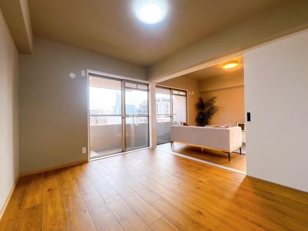 ラフィーネ春日原 洋室 大型クローゼットもあるお部屋です♪ ラフィーネ春日原 洋室 大型クローゼットもあるお部屋です♪