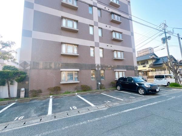 ラフィーネ春日原 駐車場 1台駐車可能※軽区画です ラフィーネ春日原 駐車場 1台駐車可能※軽区画です